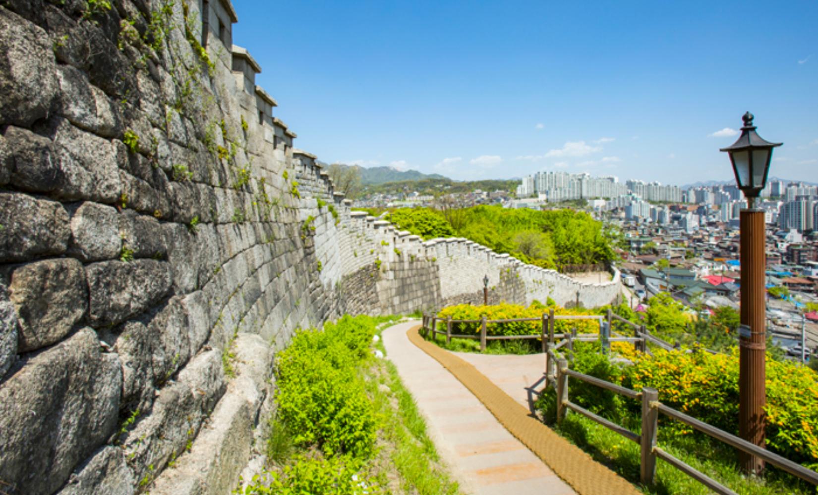 Tour đi bộ tham quan pháo đài Naksan, Seoul 