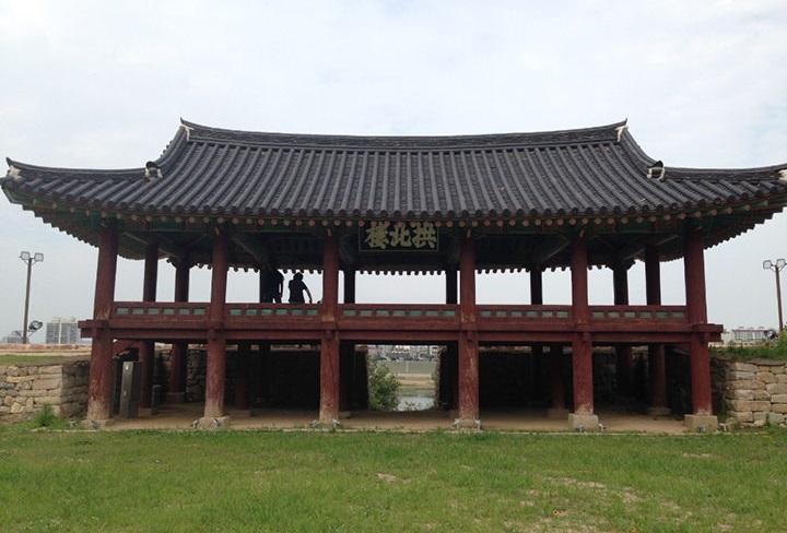 韓国、韓国旅行、韓国観光、公州、コンジュ、忠清南道、公山城、ユネスコ世界文化遺産、宗山里古墳群、城郭