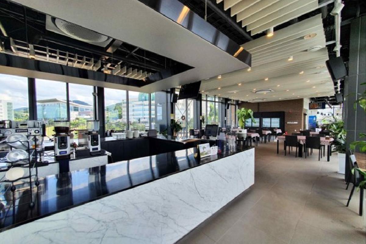 Интерьер Haany Medi Kitchen в университете корейской медицины в Тэгу.