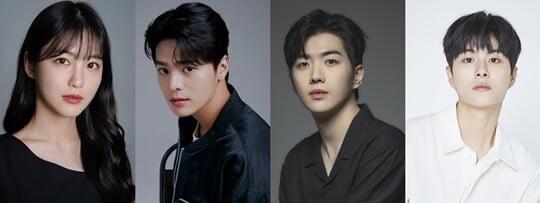 韓国ドラマ『コッソンビ熱愛史』のキャスト4人のメンバー。キャストは、シン・イェウン、リョウン、カン・フン、チョン・ゴンジュとして、斬新な時代劇の画期的なストーリーで注目される。