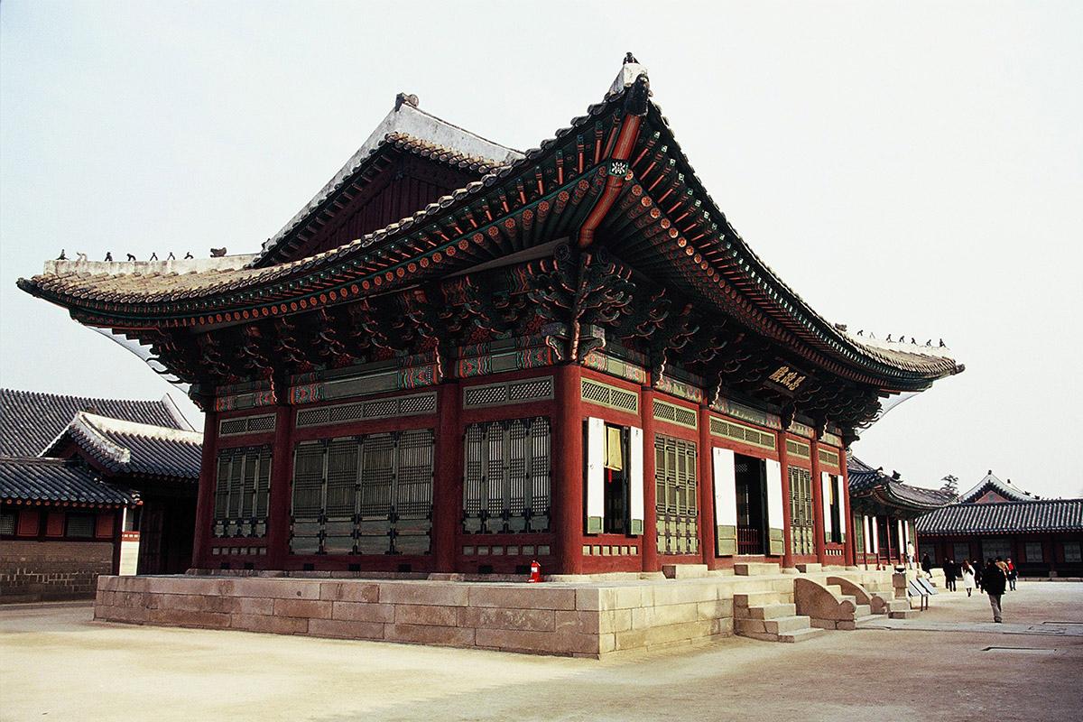 Sajeongjeon, không gian làm việc của vua Joseon trong Cung điện Gyeongbokgung.