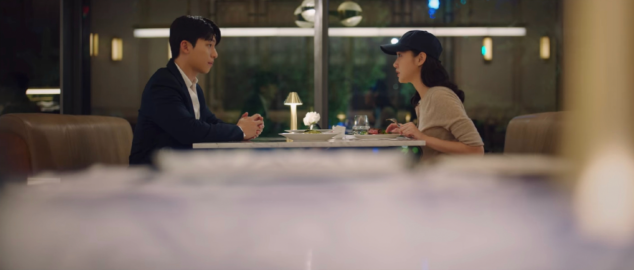 Boccalino, situado en el elegante Four Seasons Hotel Seoul, utilizado en K-drama 'Little Women' durante una cena exclusiva.
