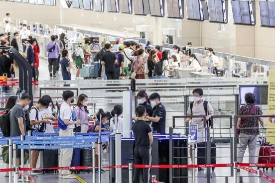 2年ぶりに開いた日本旅行に航空会社の増便ラッシュ…航空券の価格は下がるか
