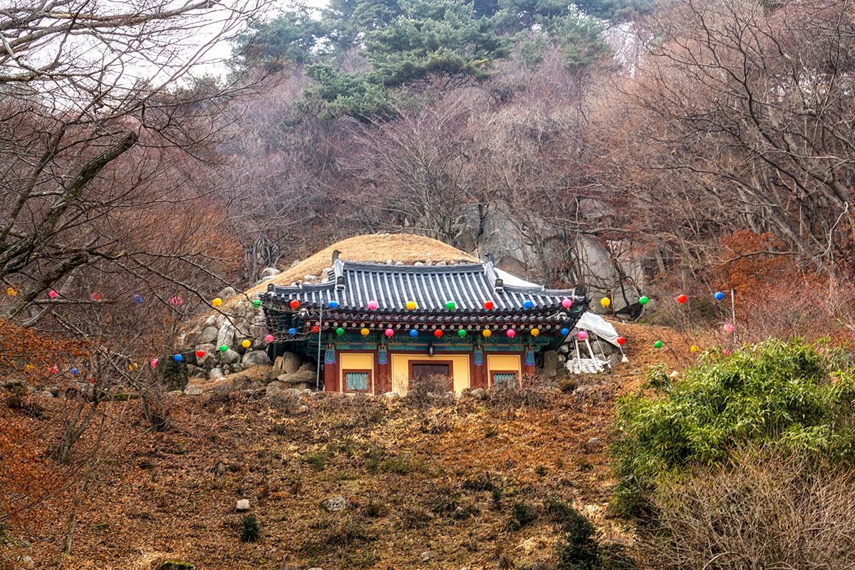 Vista esterna del Tempio Seokguram, un capolavoro architettonico del periodo della regina Gyeongdeok