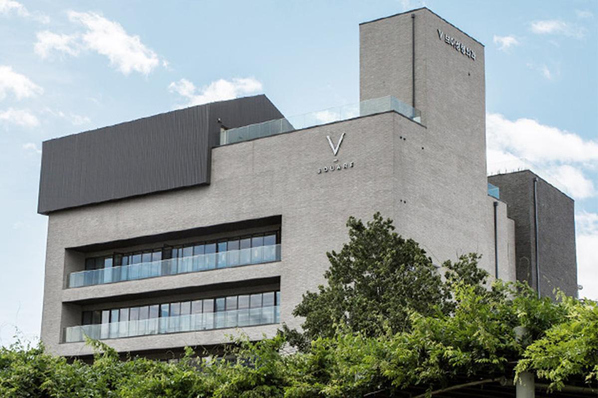 อาคาร V Plastic Surgery ที่มีดีไซน์โมเดิร์นและเป็นสถานที่ที่โดดเด่นในแทกู