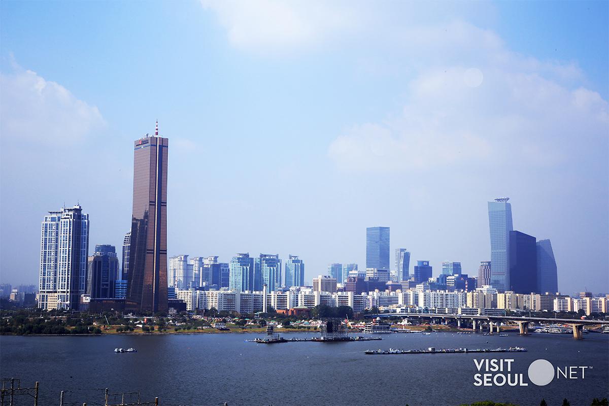 ソウル、青瓦台、景福宮、仁寺洞通り（サムジキル）、明洞、ソウルNタワー、汝矣島 THE HYUNDAI SEOUL、汝矣島漢江公園、盤浦漢江公園、セビッソム、敦義門博物館村、韓国イスラム教ソウル中央聖院、梨泰院、国立中央博物館、蚕室ロッテワールドアクアリウム、ロッテワールド、SEOUL SKY、汝矣島