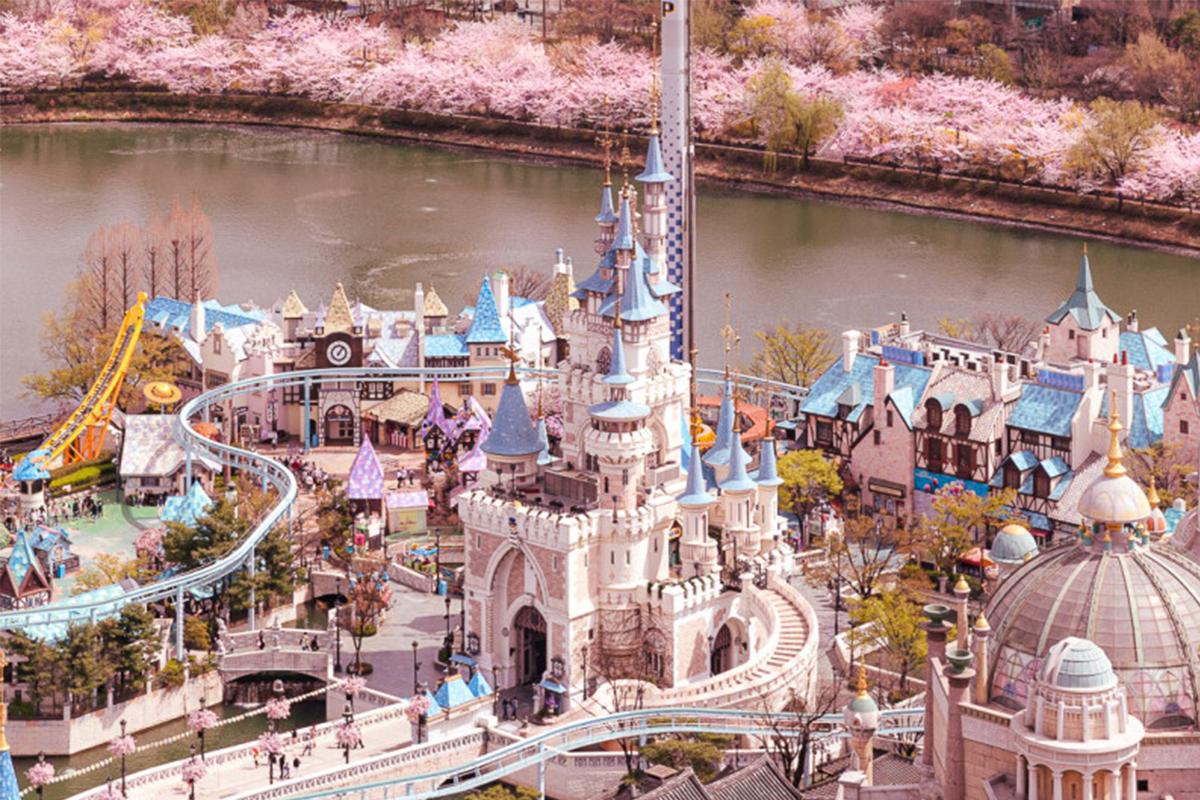 ソウル、青瓦台、景福宮、仁寺洞通り（サムジキル）、明洞、ソウルNタワー、汝矣島 THE HYUNDAI SEOUL、汝矣島漢江公園、盤浦漢江公園、セビッソム、敦義門博物館村、韓国イスラム教ソウル中央聖院、梨泰院、国立中央博物館、蚕室ロッテワールドアクアリウム、ロッテワールド、SEOUL SKY、汝矣島