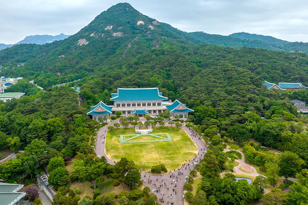 ソウル、釜山、韓国文化体験、光化門、景福宮、青瓦台、南浦洞、チャガルチ市場、甘村文化村、韓国料理教室（ビビンバ）、ヨット体験、海雲台海水浴場、テンプル体験