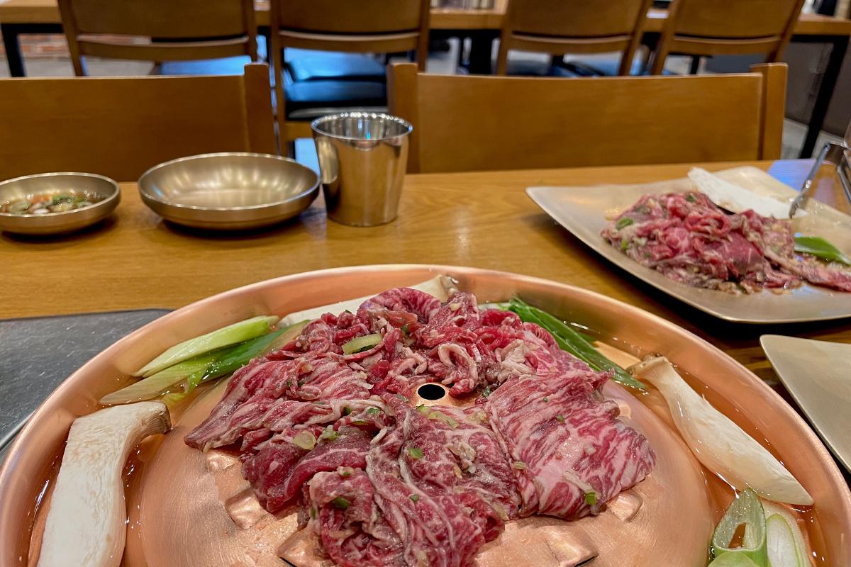 NEUNG RA DO 明洞 明洞グルメ ソウル 平壌 郷土料理 平壌冷麺専門店 冷麺 ピンデトク マンドゥ オボクジェンバン