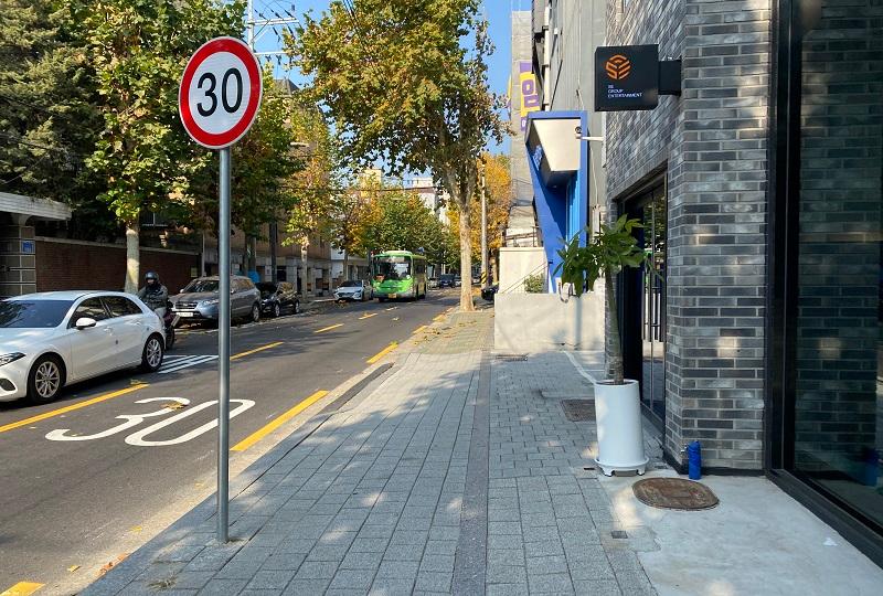 韓国カフェ、ソウルカフェ、延南洞、ヨンナムドン、コリコカフェ、Koriko Cafe、魔女の宅急便カフェ、ジブリカフェ、韓国カフェ巡り