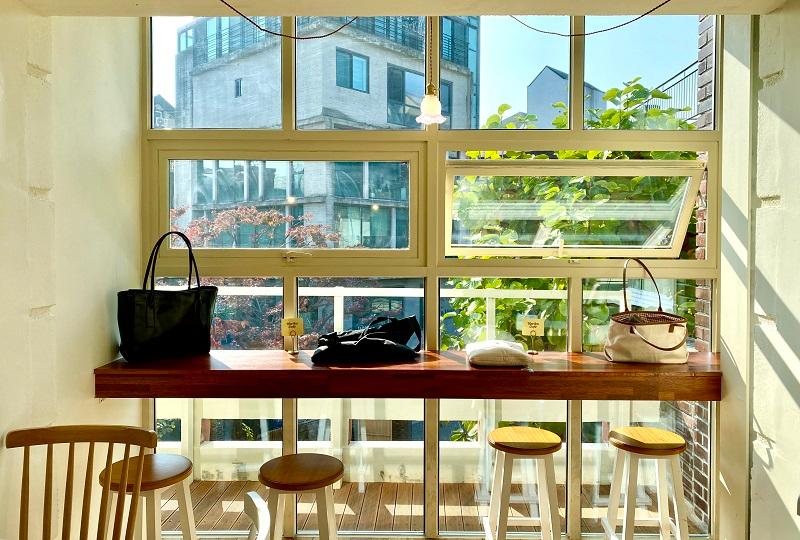 韓国カフェ、ソウルカフェ、延南洞、ヨンナムドン、コリコカフェ、Koriko Cafe、魔女の宅急便カフェ、ジブリカフェ、韓国カフェ巡り