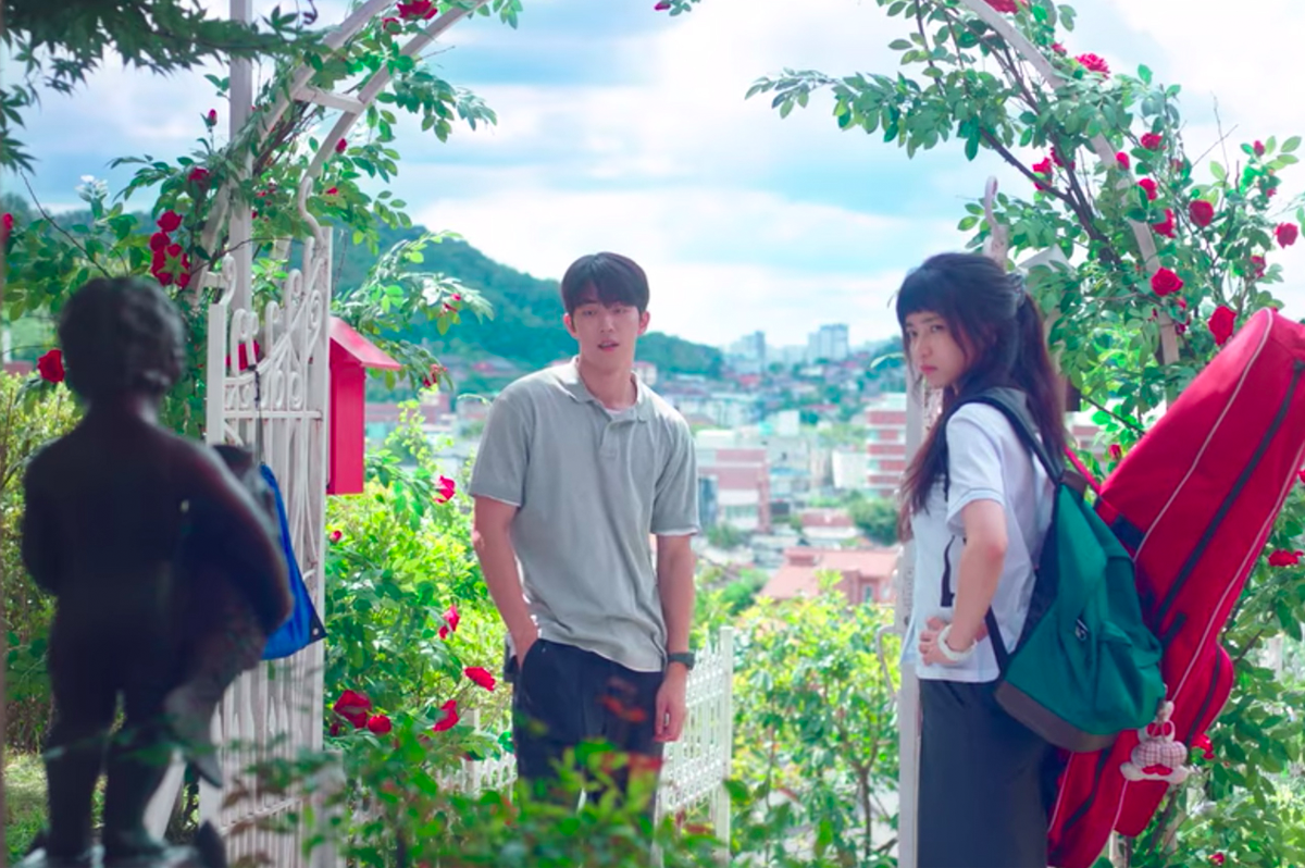 Khung cảnh trong nhà của nhân vật chính Hee-Do trong bộ phim Twenty-Five, Twenty-One