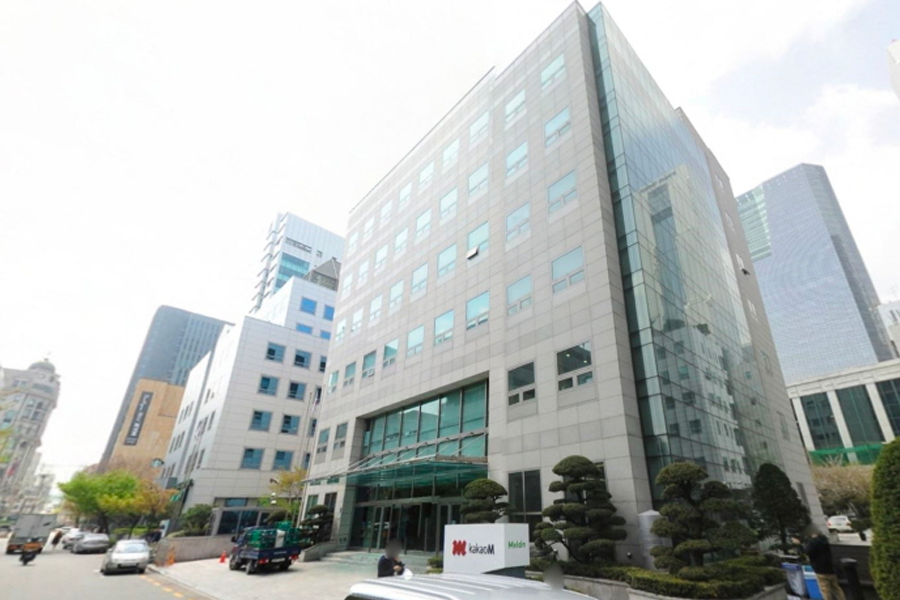 EDAM Entertainment的建築設計簡約大方，是知名藝人IU的經紀公司。