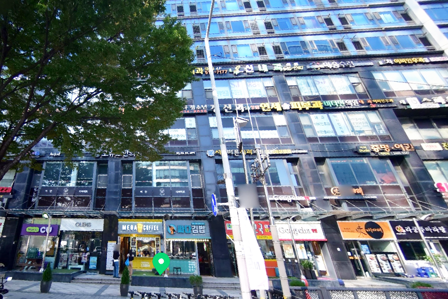 MBK Entertainment的辦公大樓，位於首爾，風格現代化，是許多Kpop明星的起點。