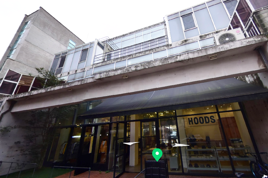 AOMG的總部，展示了首爾多樣的建築風貌，是韓國音樂場景中的重要成員。