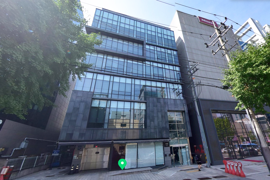 INB100公司地點，展示出現代建築的運用，在韓國首爾是個具有特色的經營之地。