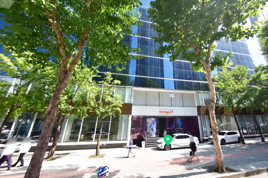 Fantagio娛樂的現代化辦公大樓，是知名韓國娛樂公司，位於首爾。