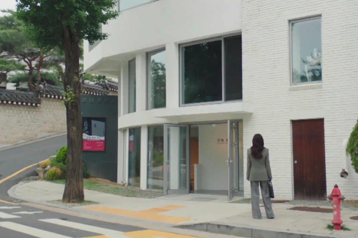 K.O.N.G. Gallery 공근혜갤러리 - Địa điểm quay bộ phim Cậu út nhà tài phiệt của Song Joong Ki có rating cao bất ngờ