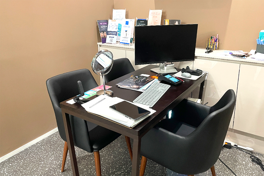 韓國美容中心內部諮詢室, 提供專業美容護理和諮詢服務