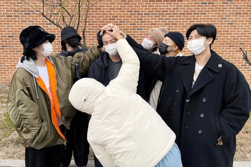 BTSジン、挨拶なしに静かな入隊…訪問を控えた「ARMYの品格」