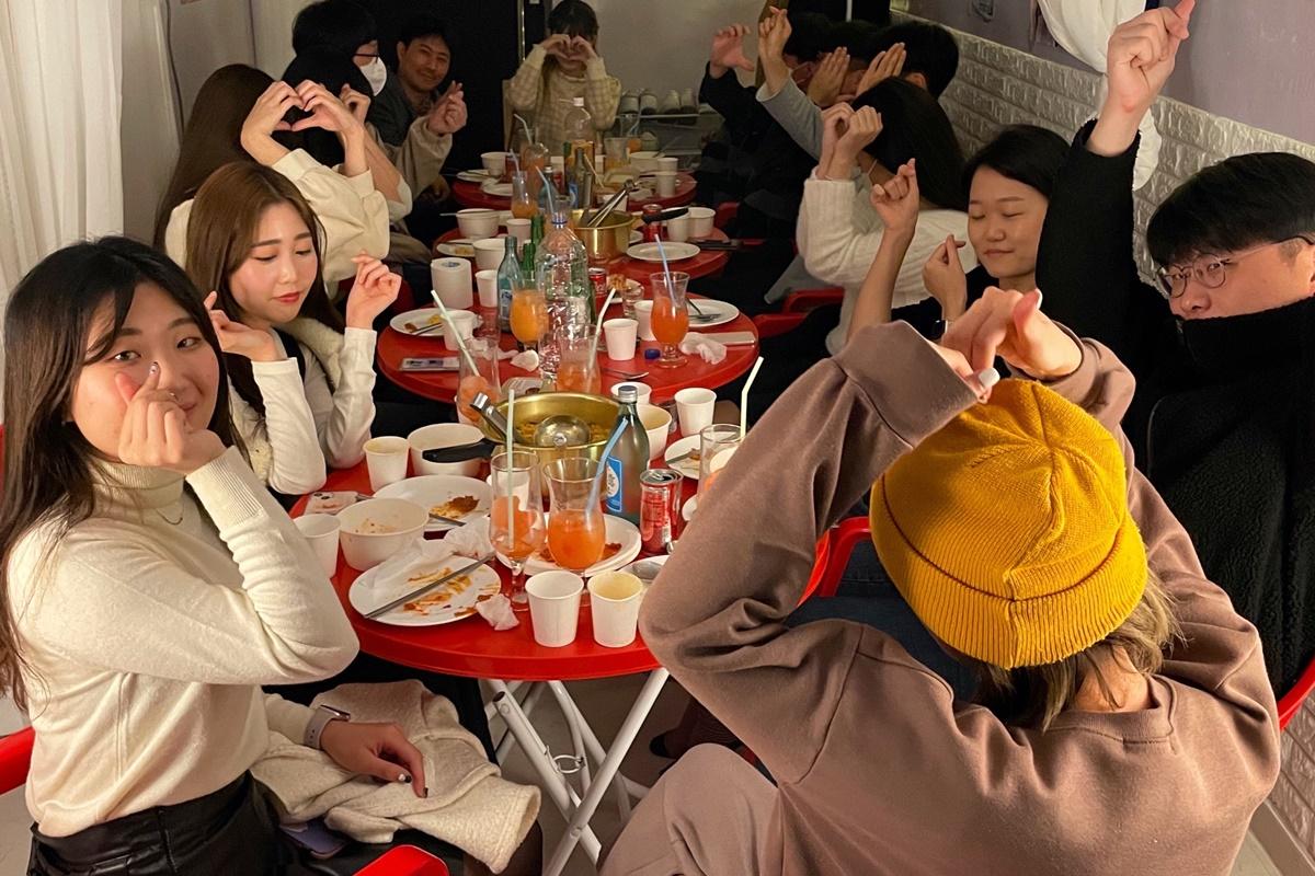 ソウル 韓国旅行 サムギョプサル 韓国グルメ ソジュ 韓国お酒ゲーム 韓国文化 グローバルフレンド