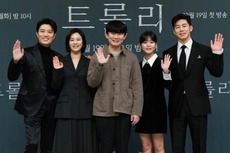 キム·ヒョンジュ-パク·ヒスン-キム·ムヨル、演技派俳優の出会い…ドラマ「車輪」