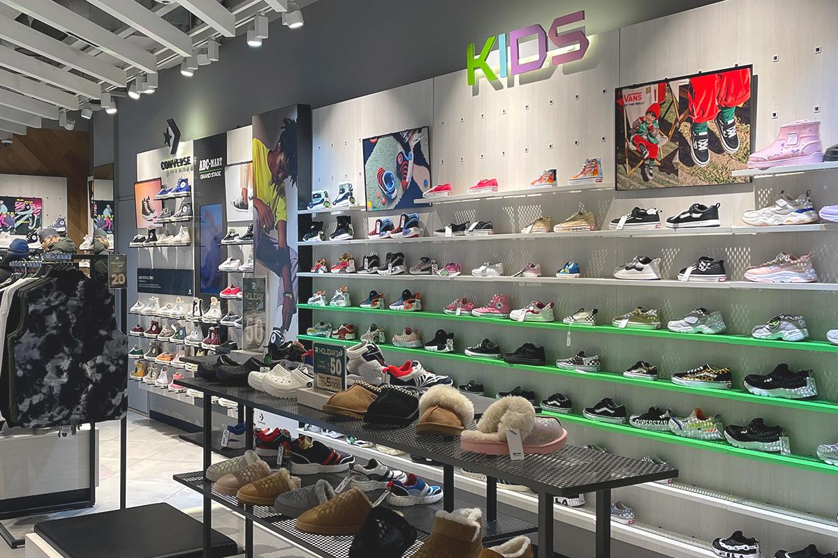 ソウル 韓国旅行 ABCマート 明洞 シューズ NIKE adidas CONVERSE FILA