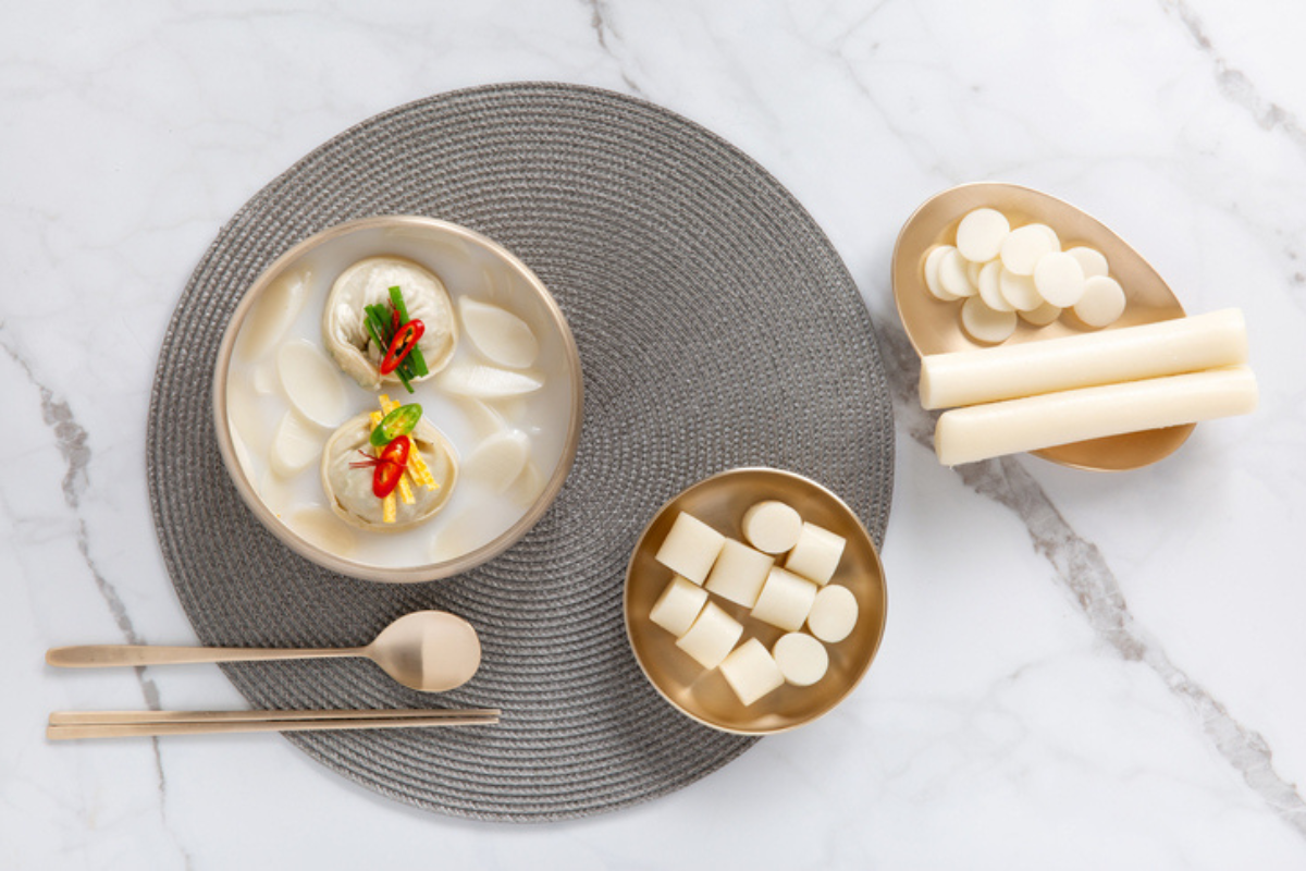 món ăn hàn quốc tết âm lịch: Tteokguk