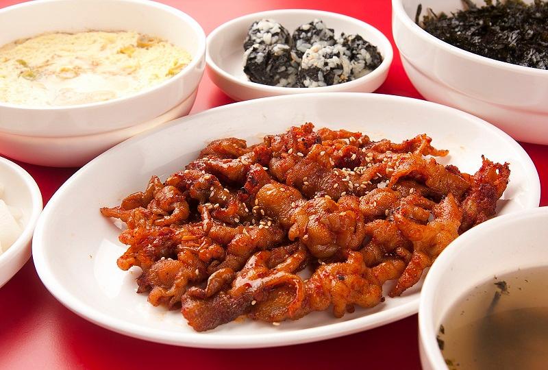 韓国旅行、韓国観光、韓国グルメ、韓国料理、韓国チキン、サムギョプサル、カンジャンケジャン、サムゲタン、キンパ、韓国冷麺、チヂミ、ソルロンタン、ジャージャー麵、トッポッキ、キムチチゲ、タッカルビ、スンデ、コプチャン、チョッパル、ポッサム、ユッケ、タッパル、広蔵市場