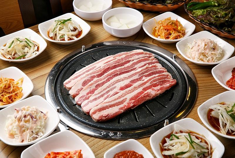 韓国旅行、韓国観光、韓国グルメ、韓国料理、韓国チキン、サムギョプサル、カンジャンケジャン、サムゲタン、キンパ、韓国冷麺、チヂミ、ソルロンタン、ジャージャー麵、トッポッキ、キムチチゲ、タッカルビ、スンデ、コプチャン、チョッパル、ポッサム、ユッケ、タッパル、広蔵市場