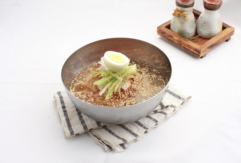 韓国旅行、韓国観光、韓国グルメ、韓国料理、韓国チキン、サムギョプサル、カンジャンケジャン、サムゲタン、キンパ、韓国冷麺、チヂミ、ソルロンタン、ジャージャー麵、トッポッキ、キムチチゲ、タッカルビ、スンデ、コプチャン、チョッパル、ポッサム、ユッケ、タッパル、広蔵市場