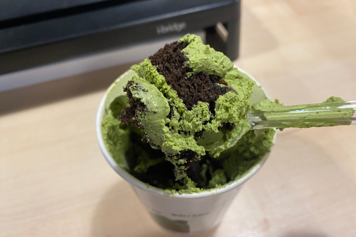 韓國便利店小食分享 延世牛奶綠茶朱古力杯裝蛋糕