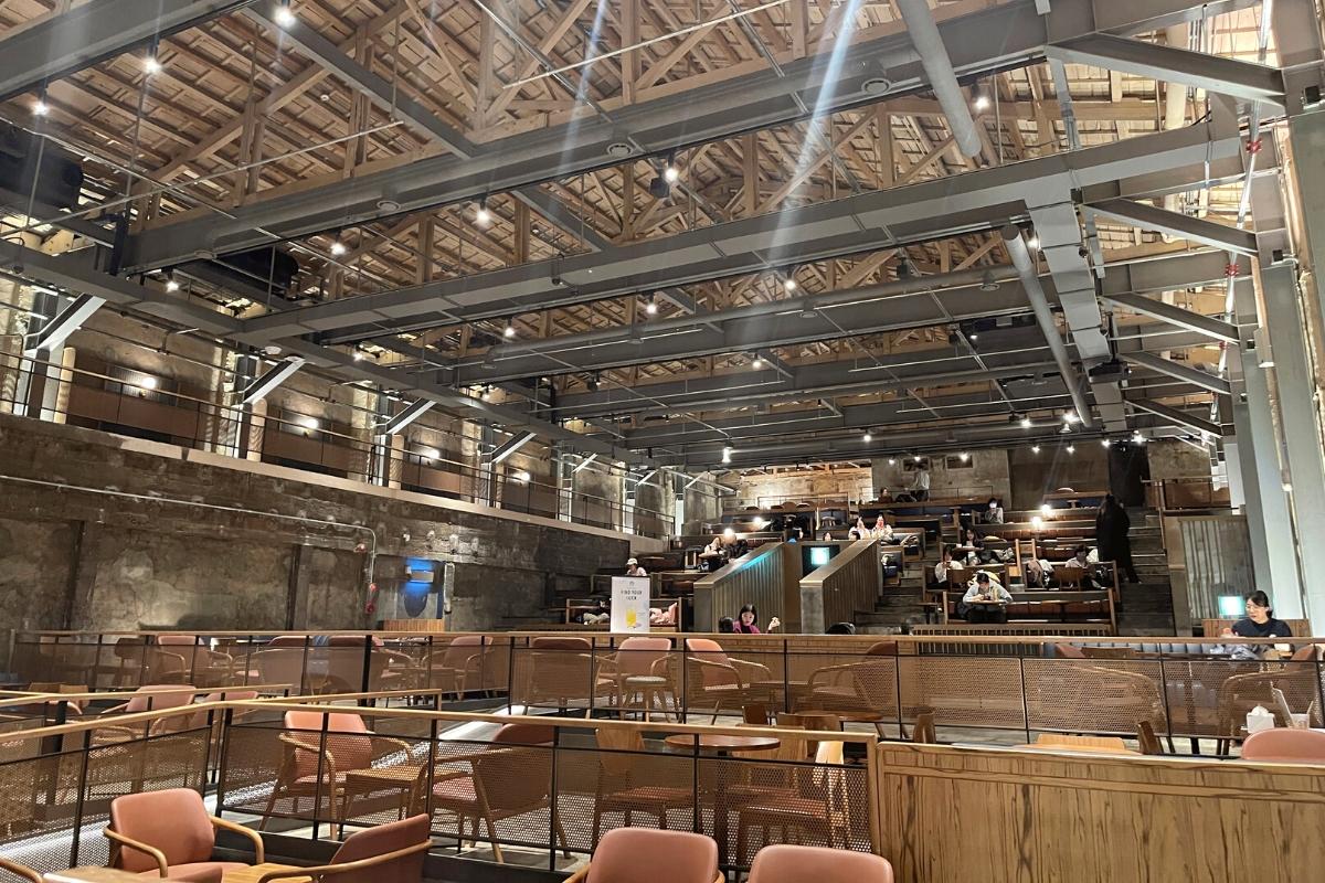 เปิดแล้ว! Starbucks ธีมโรงละคร สาขาใหม่ในโซล | Starbucks คยองดง 1960