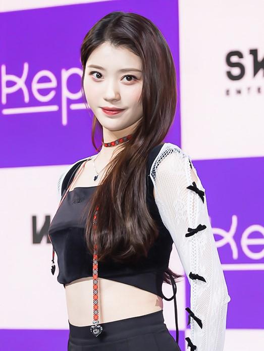 パクソジュン、ソンジュンギ、イミンホ、東方神起、KARA、ソンヘギョ、イミンホ、ハンソヒ、イジュンギ、TWICE、サナ、ニキ、iu、アイユ、bts、韓国芸能人、人気韓国俳優、人気kpopアイドル、韓流