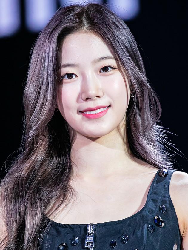 パクソジュン、ソンジュンギ、イミンホ、東方神起、KARA、ソンヘギョ、イミンホ、ハンソヒ、イジュンギ、TWICE、サナ、ニキ、iu、アイユ、bts、韓国芸能人、人気韓国俳優、人気kpopアイドル、韓流