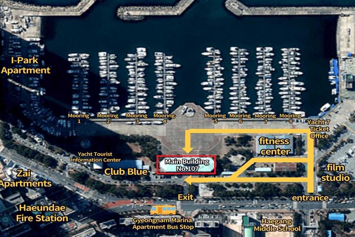 2023年釜山最佳游艇体验，提供最佳观景拍摄视角，俯瞰现代建筑和大海的壮丽景观。