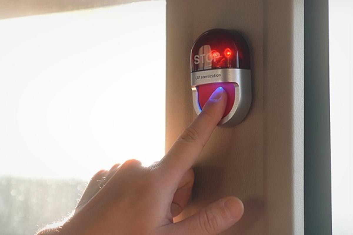 Tombol berhenti di dalam bus Korea yang harus ditekan ketika ingin turun di halte berikutnya.