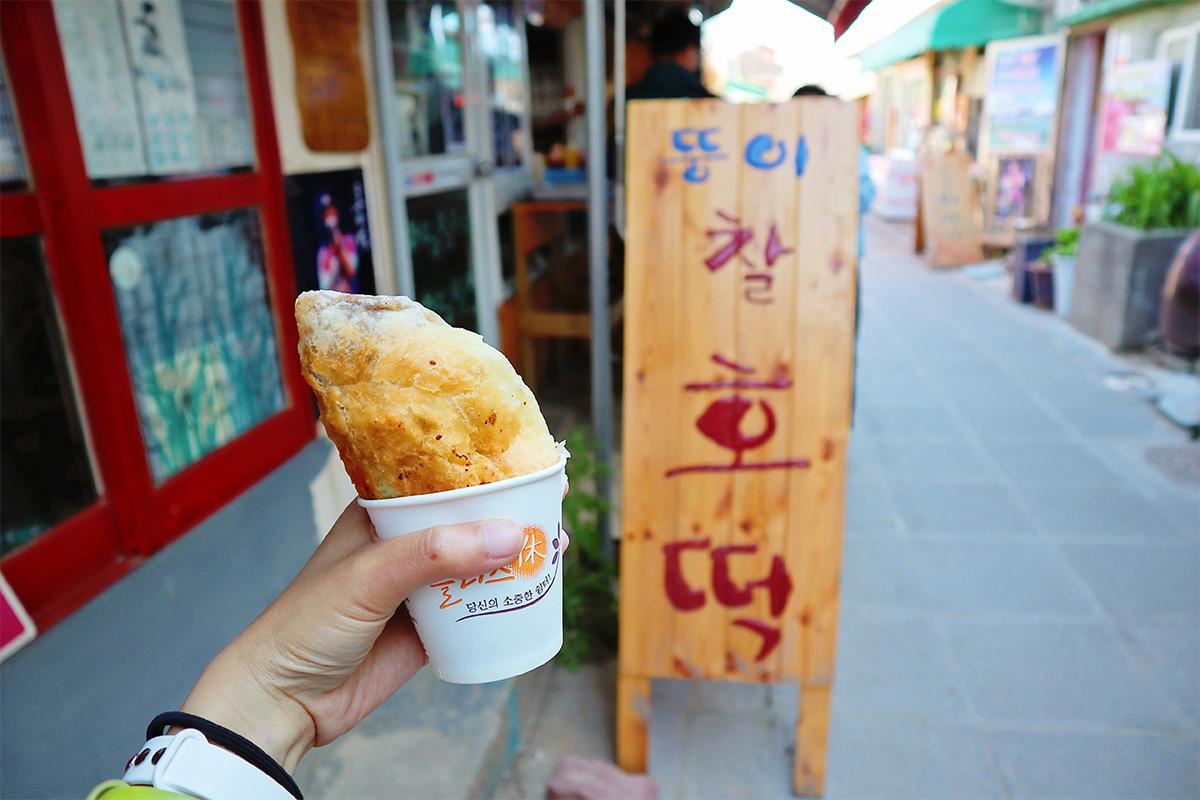 bánh hoteok ở Chợ Daeryongri, đảo Ganghwa, Incheon, Hàn Quốc