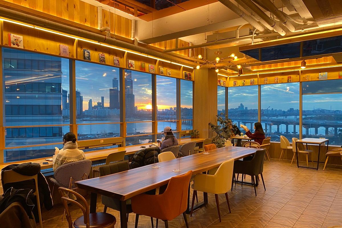 韓国旅行、韓国カフェ、漢江、ハンガン、ソウル旅行、ソウルカフェ、漢江ビュー、眺め、人生ショット、おすすめカフェ