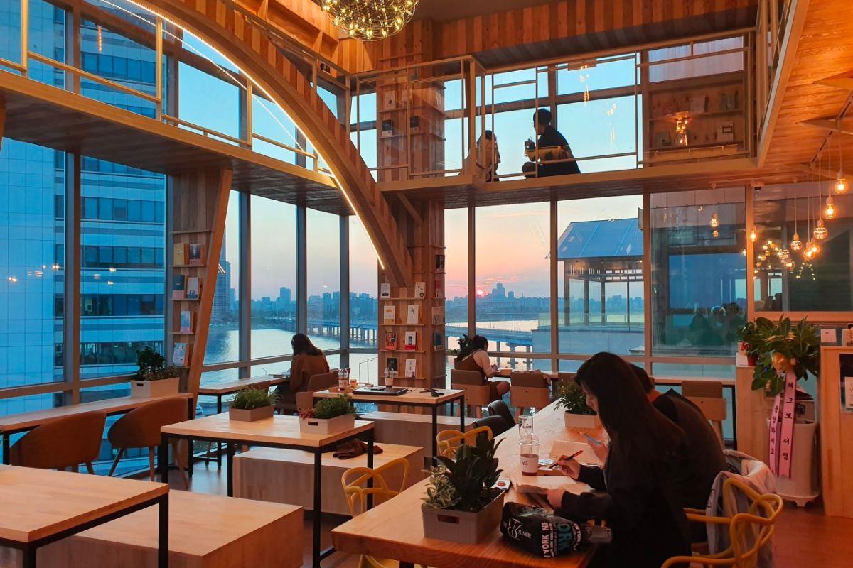 quán cafe view sông Hàn đẹp nhất Seoul 