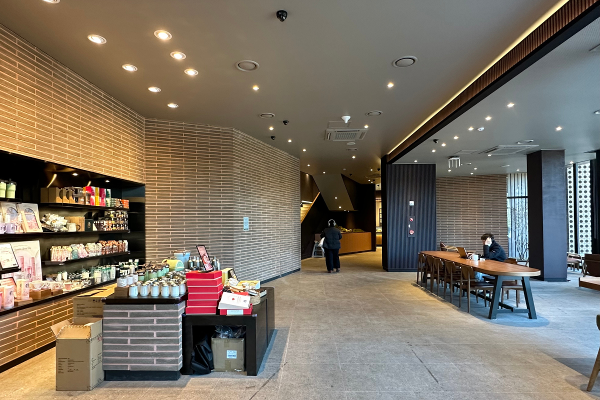 韓国旅行、韓国カフェ、韓国スタバ、スタバ、スターバックス、スタバ限定、ザ北漢山店、恩平、ウンピョン、北漢山、プッカンサン、韓国スタバMD、スタバグッズ、ブランチ、よもぎラテ