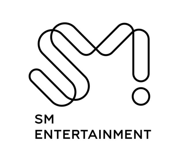 SMエンターテインメントのロゴ画像。韓国の大手エンターテインメント会社であるSMエンターテインメントのシンボルとして象徴的なデザインを持っている。SMエンターテインメントは音楽業界のリーダーで、人気アーティストやアイドルグループを多数輩出してきた。