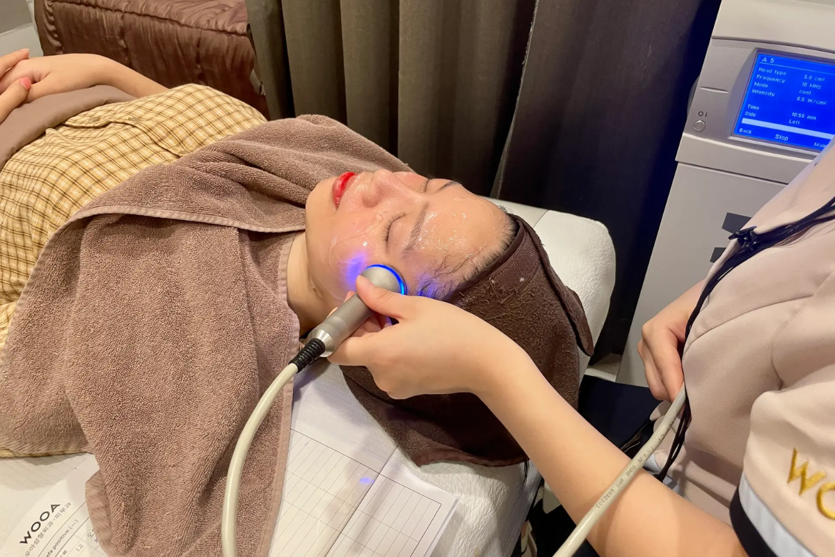 Skincare treatment at a popular Korean skin clinic, known for its effective beauty procedures.