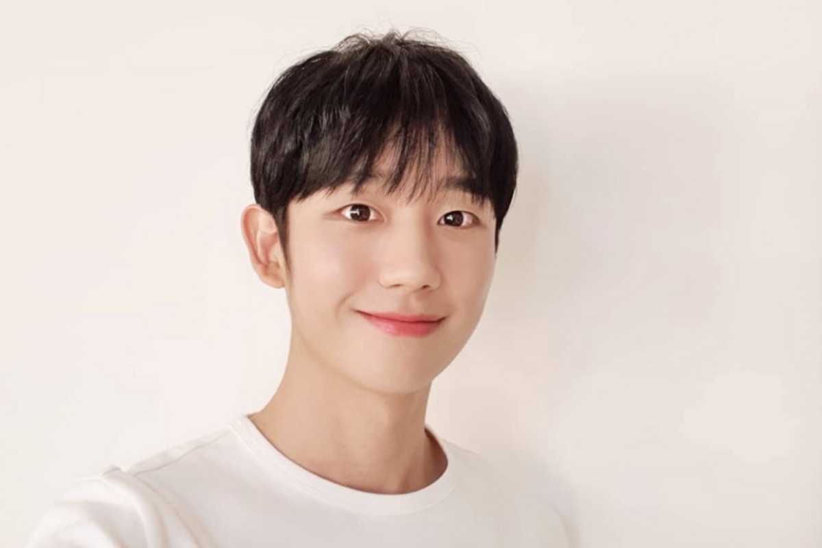 Jung Haein with a cute See-Through Dandy Cut, emphasizing a fresh and charming appearance.