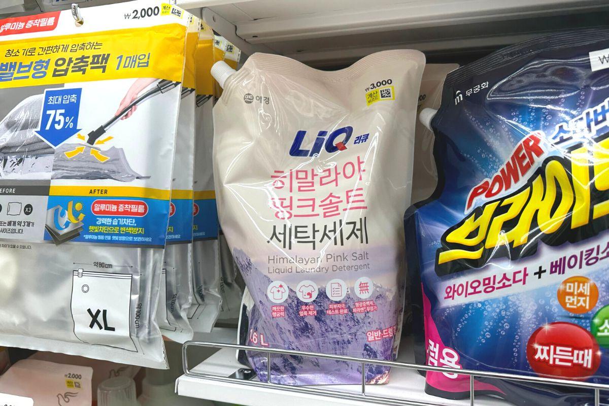 Nước rửa bát, bột giặt hàn quốc  ở Daiso, item du lịch cần thiết