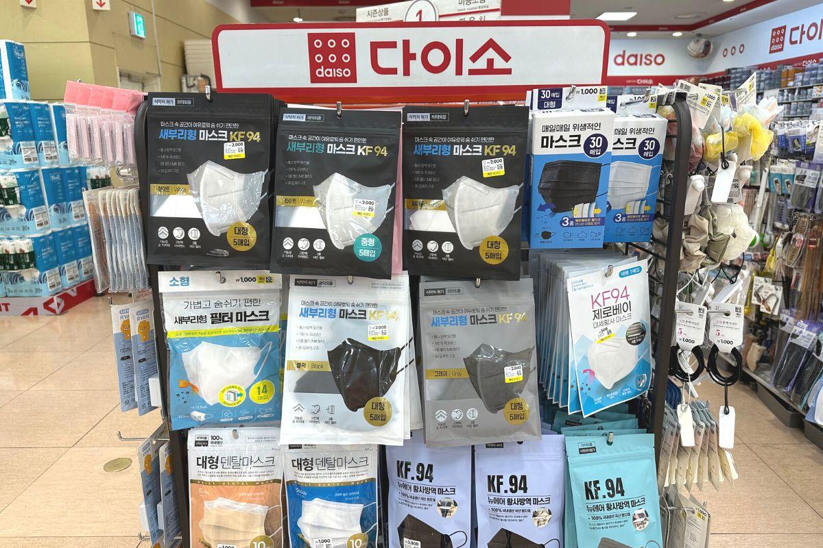 Khẩu trang, giấy khử khuẩn hàn quốc