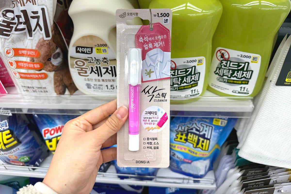 Tẩy vết bẩn quần áo hàn quốc ở Daiso, item du lịch cần thiết