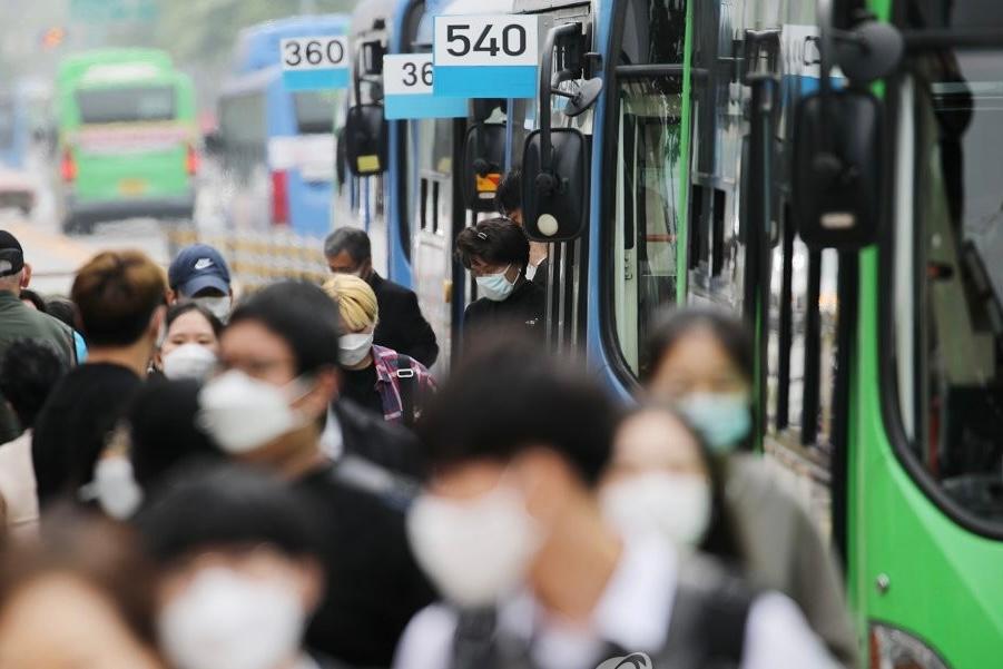 公共交通機関内のマスク義務、20日から解除…残る防疫システムは？