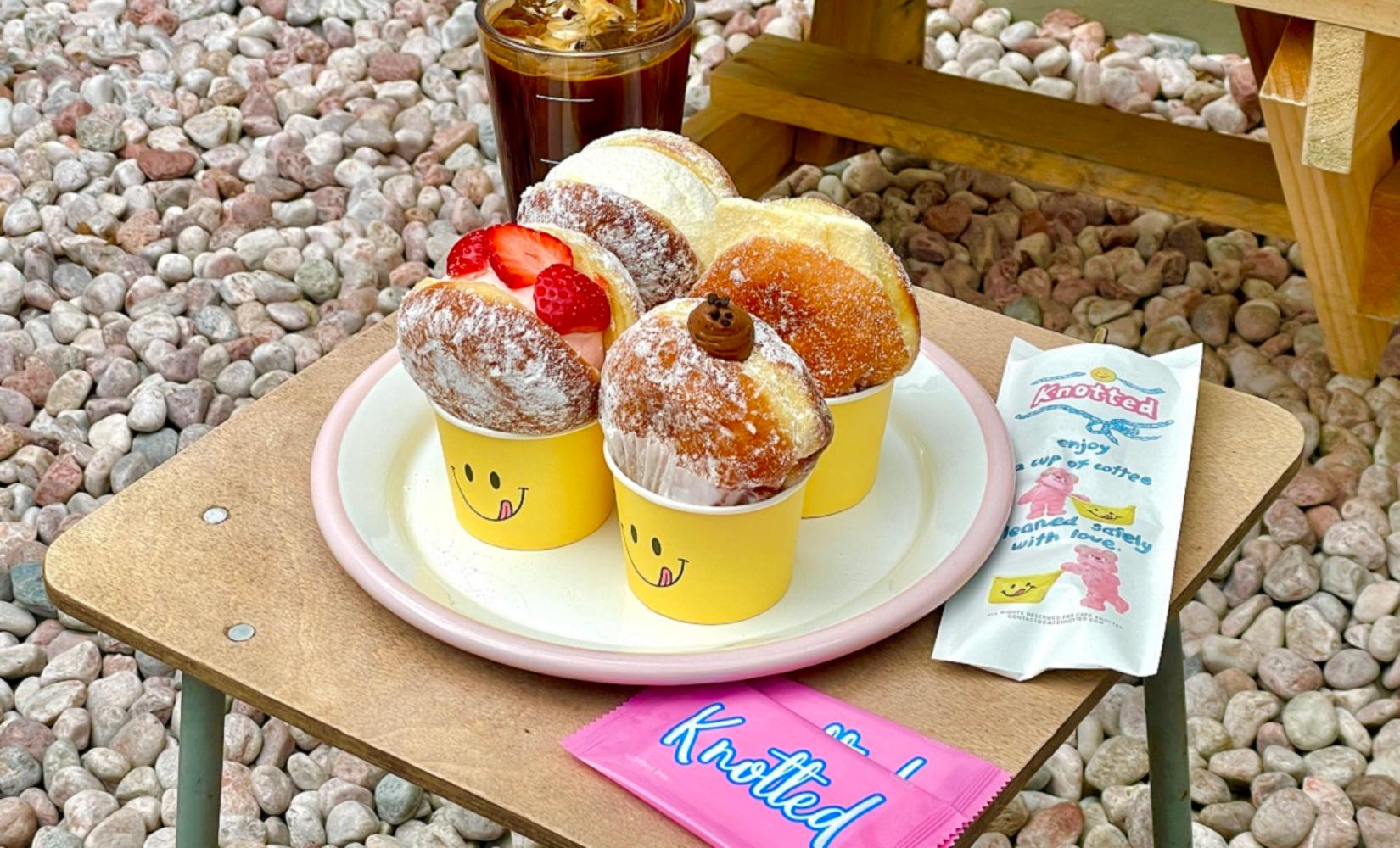 Cafe Knotted Donuts | Anguk Branch 