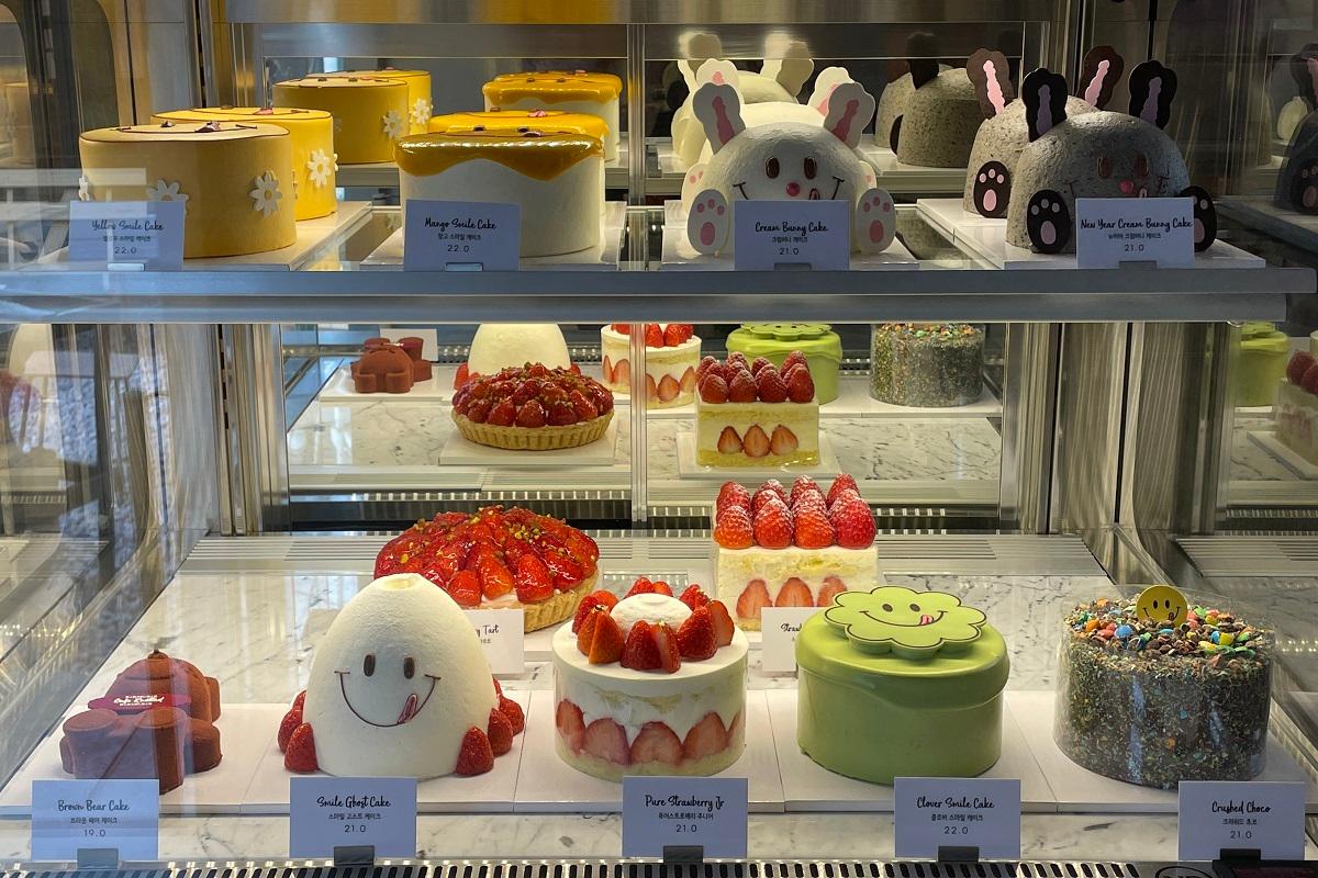 韓国旅行、韓国カフェ、韓国ドーナツ、ノーティッド、ノーティッドドーナツ、Knotted、Cafe Knotted、ノティドゥ、牛乳生クリーム、おしゃれカフェ、韓屋カフェ、安国、北村韓屋村